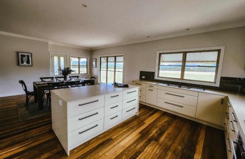Junabee House | Willow Lodge