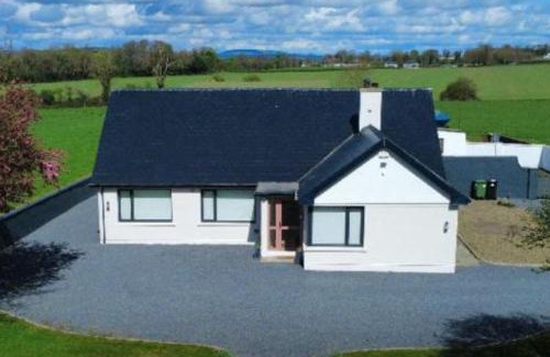 Cashel House | Willow Lodge Cashel- Rock View-Sleeps 8 guests-Spacious- Cosy