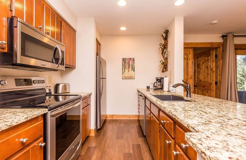 Lakeside Village Apartment | Willows #1714 by Summit County Mountain Retreats