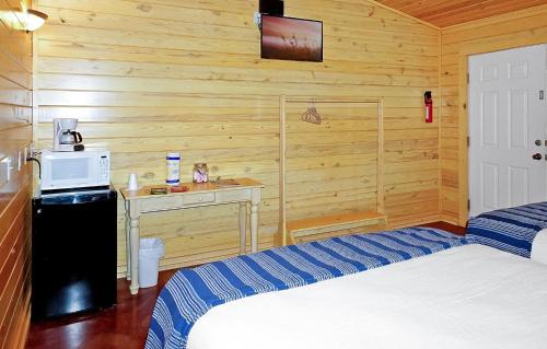 Wimberley House | Wimberley Log Cabins Resort and Suites- Unit 5