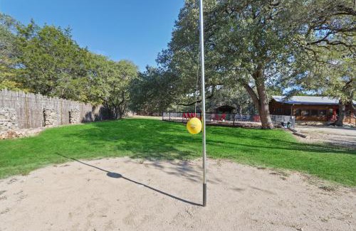 Wimberley House | Wimberley Log Cabins Resort and Suites- The Oak Lodge