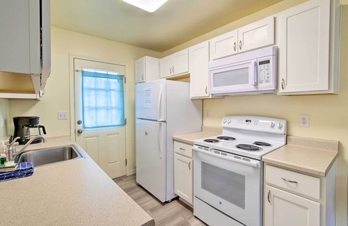 Winchester Bay Apartment | Winchester Bay Apt Near Dunes & State Parks!