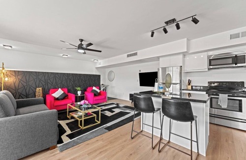 Brown and Stetson Business Condo | Windfield Condo in the Entertainment District