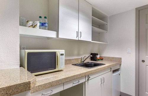 Surprise Original Townsite Hotel | Windmill Suites Surprise - Phoenix, an Ascend Collection Hotel