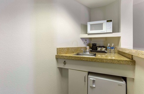Surprise Original Townsite Hotel | Windmill Suites Surprise - Phoenix, an Ascend Collection Hotel