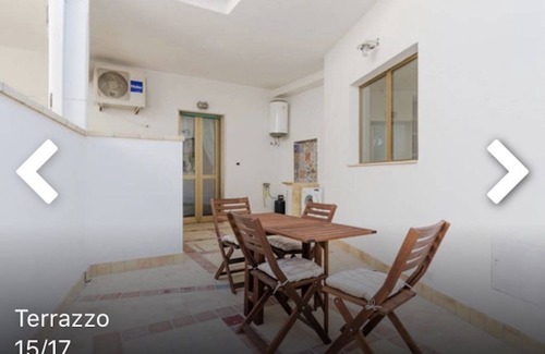 Vallevo House | Window Sea View: A Perfect Shelter Just A Step Away from the Beach