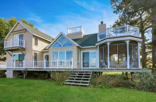 Chincoteague House | Windshadow - Waterfront & pet friendly!