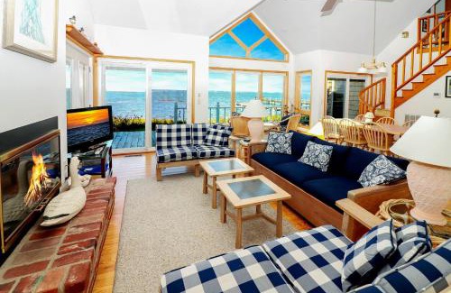 Chincoteague House | Windshadow - Waterfront & pet friendly!