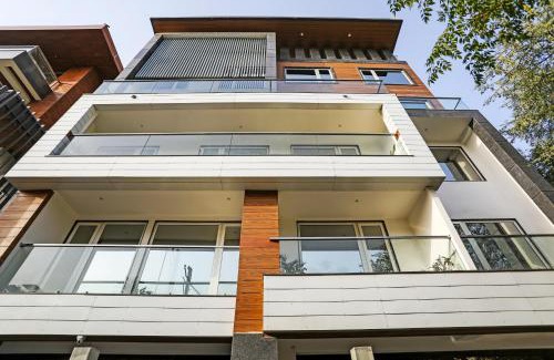 DLF City Hotel | Windsor Castle Premier Cyber City