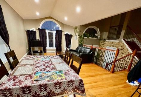 Woodslee House | Windsor Home Room 3
