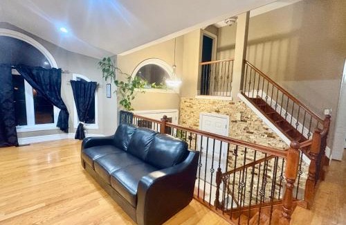 Woodslee House | Windsor Home Room 3