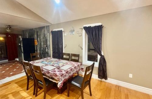 Woodslee House | Windsor Home Room 3