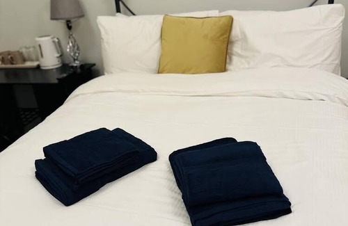Runnymede Bed & Breakfast | Windsor wine & dine