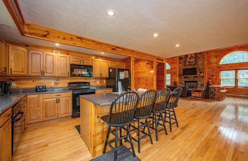 McHenry Cabin | Windysun West: Lake Area, Hot Tub, Pool Table, Fire Pit, Fireplaces!