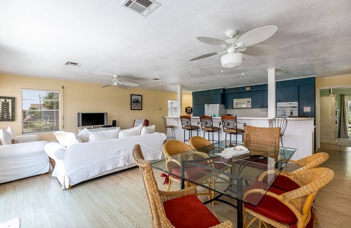 Jamaica Beach House | WINE DOWN Large Corner Canal Lot - Sleeps 8