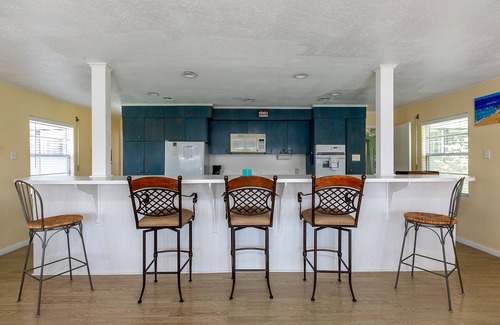 Jamaica Beach House | WINE DOWN Large Corner Canal Lot - Sleeps 8