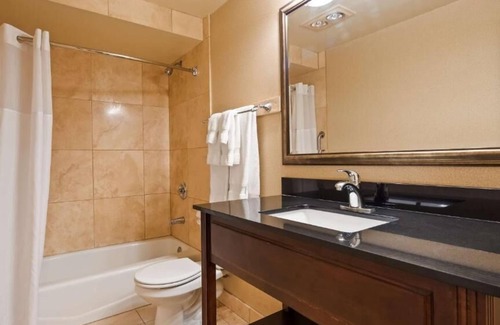 Meridian Hotel | Wingate by Wyndham Bellingham Heritage Inn