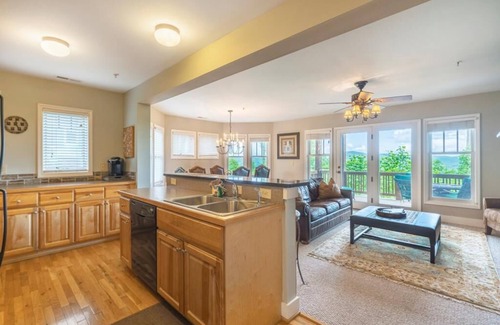 Banner Elk Condo | Wintergreens R211- 15% DISCOUNT for reservations before June 1st, Mountain Condo, Mountain View, .