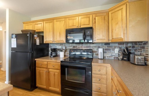 Banner Elk Condo | Wintergreens R211- 15% DISCOUNT for reservations before June 1st, Mountain Condo, Mountain View, .
