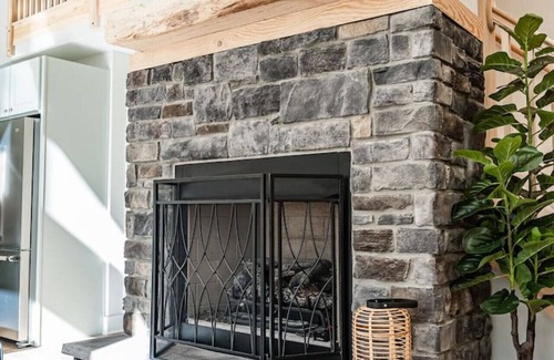 Alpine Lake Apartment | Wintervue: Escape to Nature – Spacious, Pet-Friendly Retreat in WV
