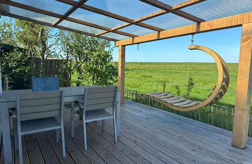 Hippolytushoef House | Wiringherlant by Interhome