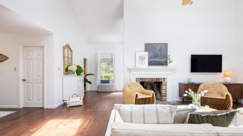 Heritage Woods House | Wisteria by AvantStay Bright Spacious Home w Pool Entertainers Patio