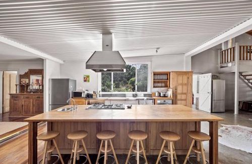 Wilyabrup House | Wisteria Vines Estate - Rustic Elegance by the Coast