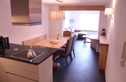Mosern Apartment | with stunning panoramic views and the Tyrolean mountains