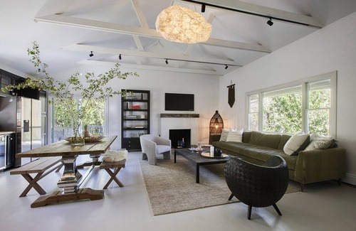 Roxbury House | Within a walking distance of hiking trails and a short drive to Lake Waramaug.