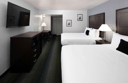 Downtown Tucson Hotel | Within walking distance of Tucson Museum of Art! With Pool Access & Free Parking
