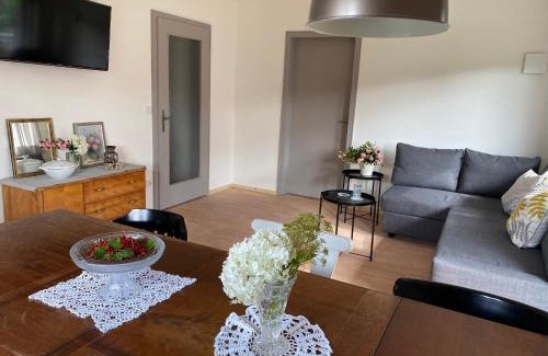 Mader Apartment | WOHNUNG ERDGESCHOSS mit 3 Schlafzimmer in ruhiger Gegend