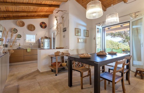 Trudda House | Wonderful private villa for 5 people with A/C, private pool, WIFI, TV and patio