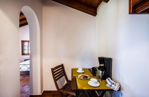 Kilada Cottage | Wonderful cottage next to the sea