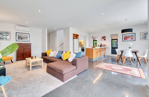 Hobsonville House | Wonderful Hobsonville Three Bedroom Home