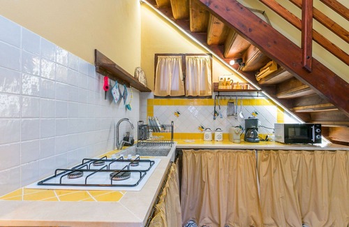 Santa Maria a Monte House | Wonderful private villa for 6 guests with A/C, WIFI, private pool, TV and patio
