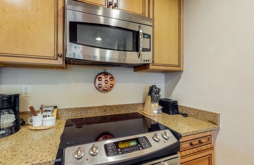 Four O'Clock House | Wonderful mountain home with ski-in/ski-out access - shared resort amenities
