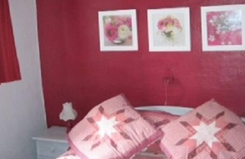 Cravant-les-Coteaux Cottage | Wonderful Old House By The River Vienne