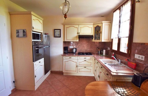 Madaillan Villa | Wonderful private villa for 6 guests with WIFI, A/C, private pool, TV, terrace and pets allowed