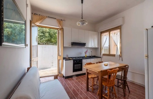 Padula Fede Villa | Wonderful private villa for 6 people with TV, patio and pets allowed