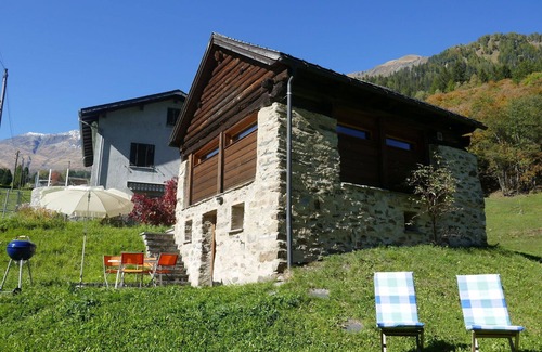 Blenio House | Wonderful private villa for 5 people with WIFI, patio, pets allowed and panoramic view