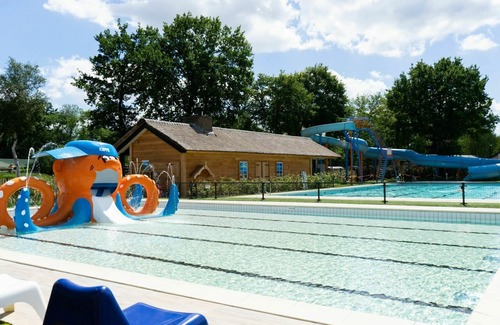 Municipality of Waalwijk House | Wonderful private villa for 4 people with WIFI, pool, TV and terrace