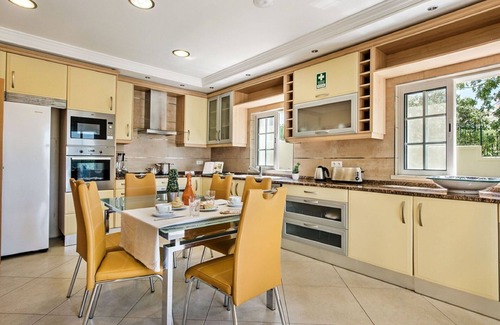 Pata de Cima Villa | Wonderful private villa for 12 people with private pool, WIFI, A/C, TV, terrace and panoramic view