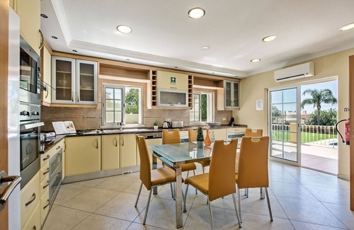 Pata de Cima Villa | Wonderful private villa for 12 people with private pool, WIFI, A/C, TV, terrace and panoramic view