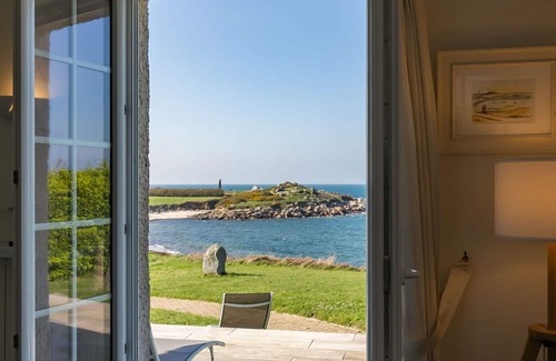 Berven House | Wonderful private villa for 4 guests with WIFI, TV, terrace and pets allowed