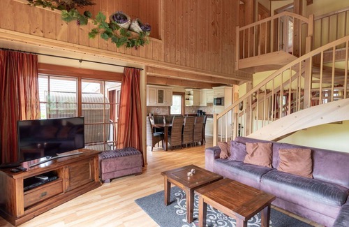 Langeberg House | Wonderful private villa for 8 guests with WIFI, TV and terrace