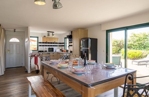 Guimaec House | Wonderful private villa for 6 guests with private pool, WIFI, TV, terrace and pets allowed