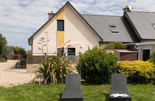 Guimaec House | Wonderful private villa for 6 guests with private pool, WIFI, TV, terrace and pets allowed