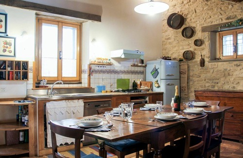 Corrubbio di Negarine House | Wonderful private villa for 6 guests with TV, patio and pets allowed