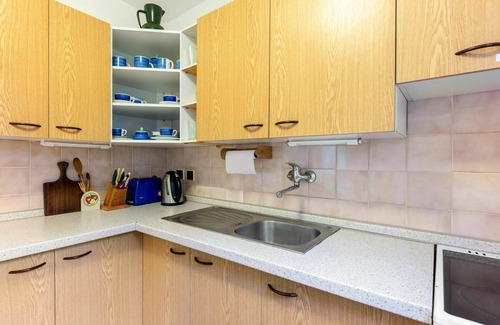 Rabyne House | Wonderful private villa for 4 guests with WIFI, TV, patio and pets allowed