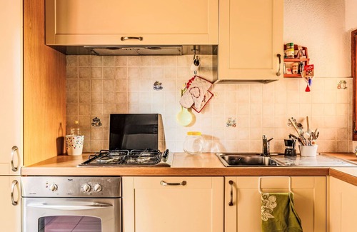 Carlazzo House | Wonderful private villa for 4 people with WIFI, TV, balcony and pets allowed